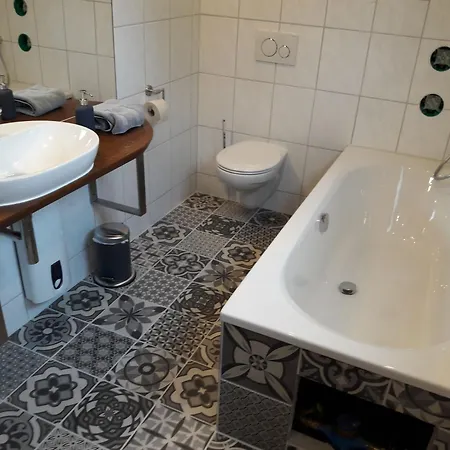 Freistehendes Nurdachaus Im Schellbronn * Neuhausen (Baden-Wurttemberg)
